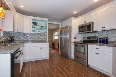 39 Shady Lane Ave, Northborough, MA 01532 - photo 3