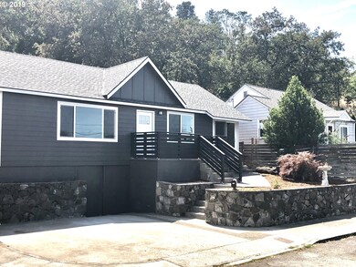 716 E 15th St, the Dalles, OR 97058 - photo 2