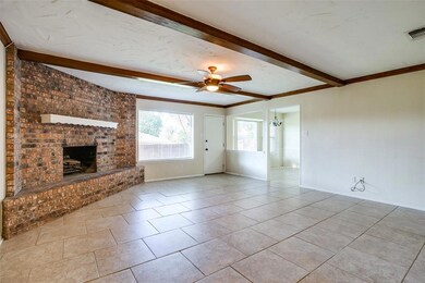 724 Huntwich Dr, Bedford, TX 76021 - photo 3