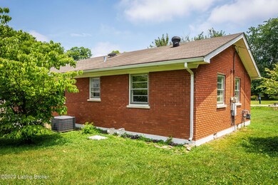 8814 Maple Rd, Louisville, KY 40229 - photo 7