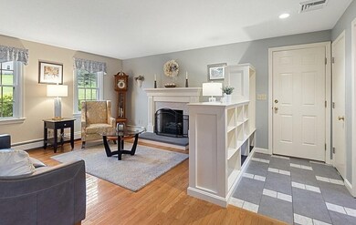 7 Hanson Rd, Charlton, MA 01507 - photo 2