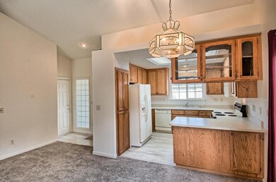 Kitchen / Dining