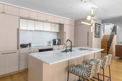 318 W 52nd St unit PHA, New York, NY 10019 - photo 5
