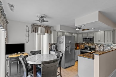 72 Hilltop Dr unit F, Cranston, RI 02904 - photo 4