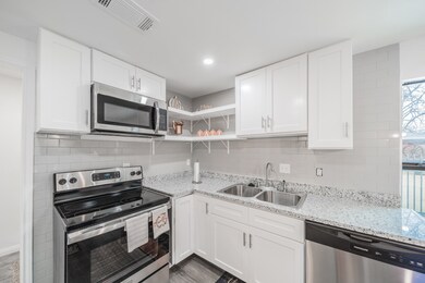 4704 Octavia St, Houston, TX 77026 - photo 3