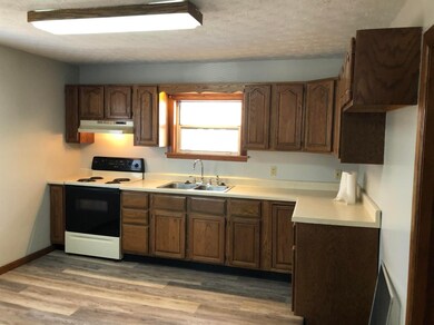 601 W Johns St, Blanchester, OH 45107 - photo 6