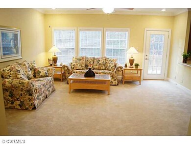 Den/Family/Great Room - Family Room