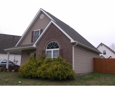 379 Preservation Cir, Johnson City, TN 37601 - photo 2