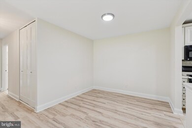 215 Old Forge Crossing unit 215, Devon, PA 19333 - photo 6