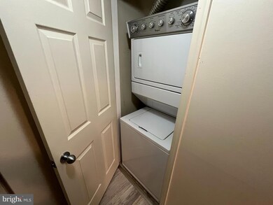 9751 Hagel Cir unit 50/E, Lorton, VA 22079 - photo 4