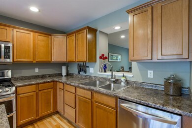 66 Magnolia Ln, Newmarket, NH 03857 - photo 6