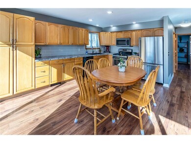 012_Kitchen & Dining