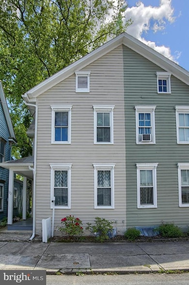 122 E Locust St, Mechanicsburg, PA 17055 - photo 2
