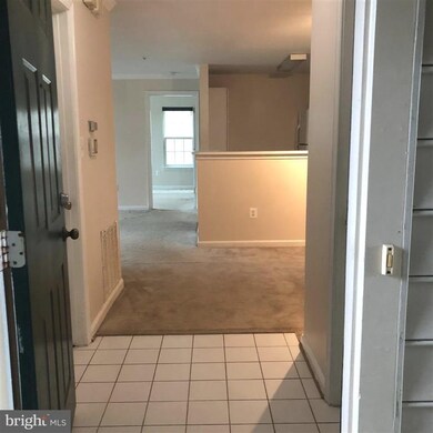 1055 Gardenview Loop unit 301, Woodbridge, VA 22191 - photo 2