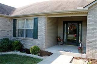 572 Southbrook Dr, Nicholasville, KY 40356 - photo 2