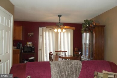 102 Ranson Estates Cir, Ranson, WV 25438 - photo 3