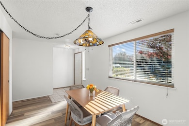 Tons of room to entertain!