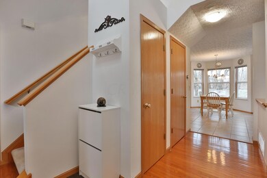 9199 Windy Creek Dr, Columbus, OH 43240 - photo 3