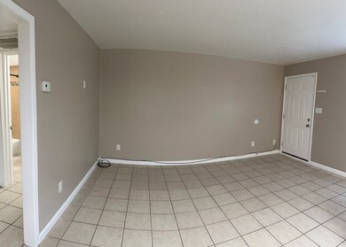 8110 Albacore Dr unit 60, Houston, TX 77074 - photo 2