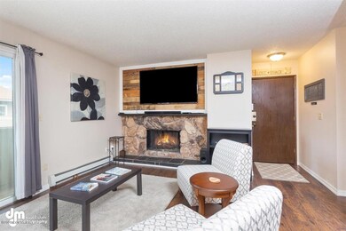 15-Living Room_KI_016