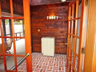 FLorida/Sun Room off Porch and Kitchen