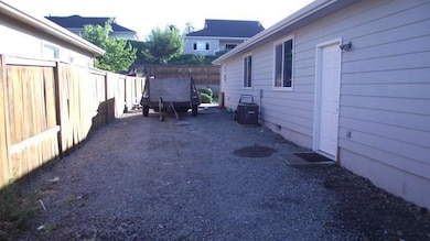 652 Meadowbrook Dr, Central Point, OR 97502 - photo 2