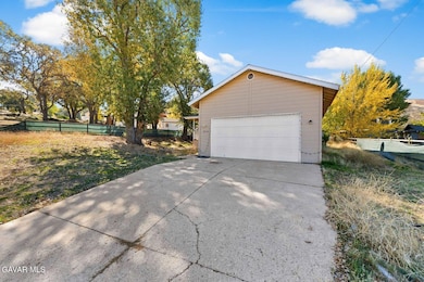 Slight left pic basil