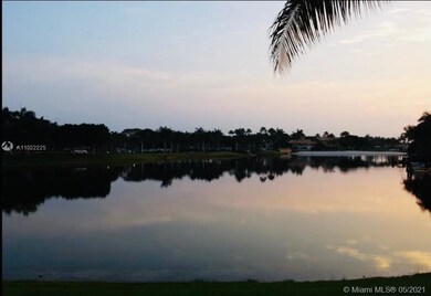 11091 NW 70th St, Doral, FL 33178 - photo 4