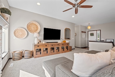 2061 Agate St, Marion, IA 52302 - photo 5