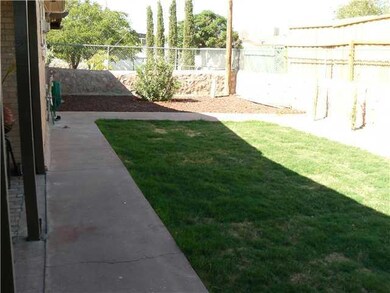 228 Maricela Dr, El Paso, TX 79915 - photo 4