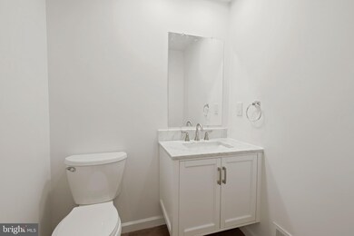 10517 Arrowood St, Fairfax, VA 22032 - photo 6