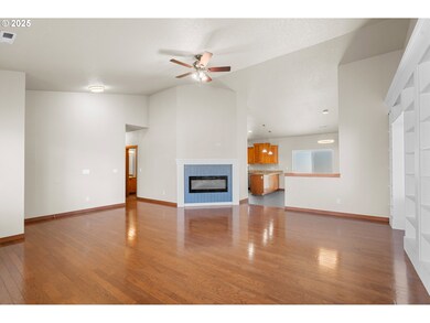 835 Lakeview Ct, Heppner, OR 97836 - photo 5