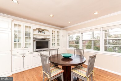 7307 Burtonwood Dr, Alexandria, VA 22307 - photo 5