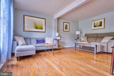 19102 Partridge Wood Dr, Germantown, MD 20874 - photo 2