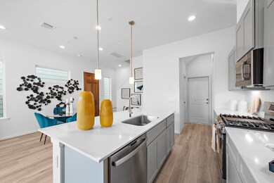 1524 Ojeman Rd unit C, Houston, TX 77055 - photo 5