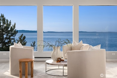 Three levels of stellar vistas thanks to walls of picture windows, sliding doors opening on large decks and patios: a true indoor-outdoor feel. Breathe in the sea air, listen to the seals bark from their resting platforms and catch occasional pods of whales, porpoises or soaring eagles just before you.