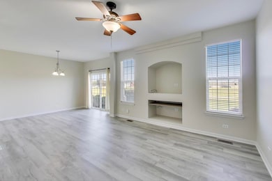 23927 Mc Mullin Cir unit 642, Plainfield, IL 60586 - photo 4