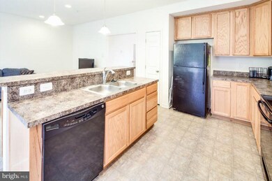 7130 Daniel John Dr unit 17, Elkridge, MD 21075 - photo 3