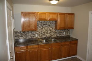 2811 W 69th St, Davenport, IA 52806 - photo 2