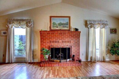 2434 Pinebrook Cir, Medford, OR 97504 - photo 3