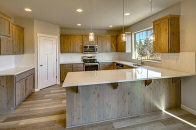 2714 SW 34th St, Redmond, OR 97756 - photo 6