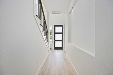 6909 Cluett St, Houston, TX 77028 - photo 5