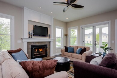 6 GREAT ROOM