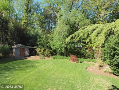 2044 Reynolds St, Falls Church, VA 22043 - photo 3