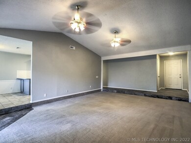 2605 E Dallas St, Broken Arrow, OK 74014 - photo 3