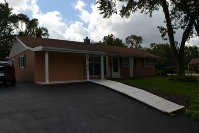 18165 Mary Ann Ln, Country Club Hills, IL 60478 - photo 2