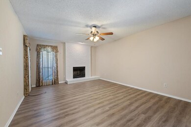 831 Shady Glen Ln, Bedford, TX 76021 - photo 7