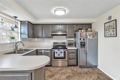 5016 N Bellaire Ave, Kansas City, MO 64119 - photo 7