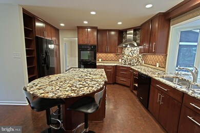 5108 Pheasant Ridge Rd, Fairfax, VA 22030 - photo 5