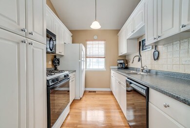 1302 Baylor Ct, Naperville, IL 60565 - photo 6